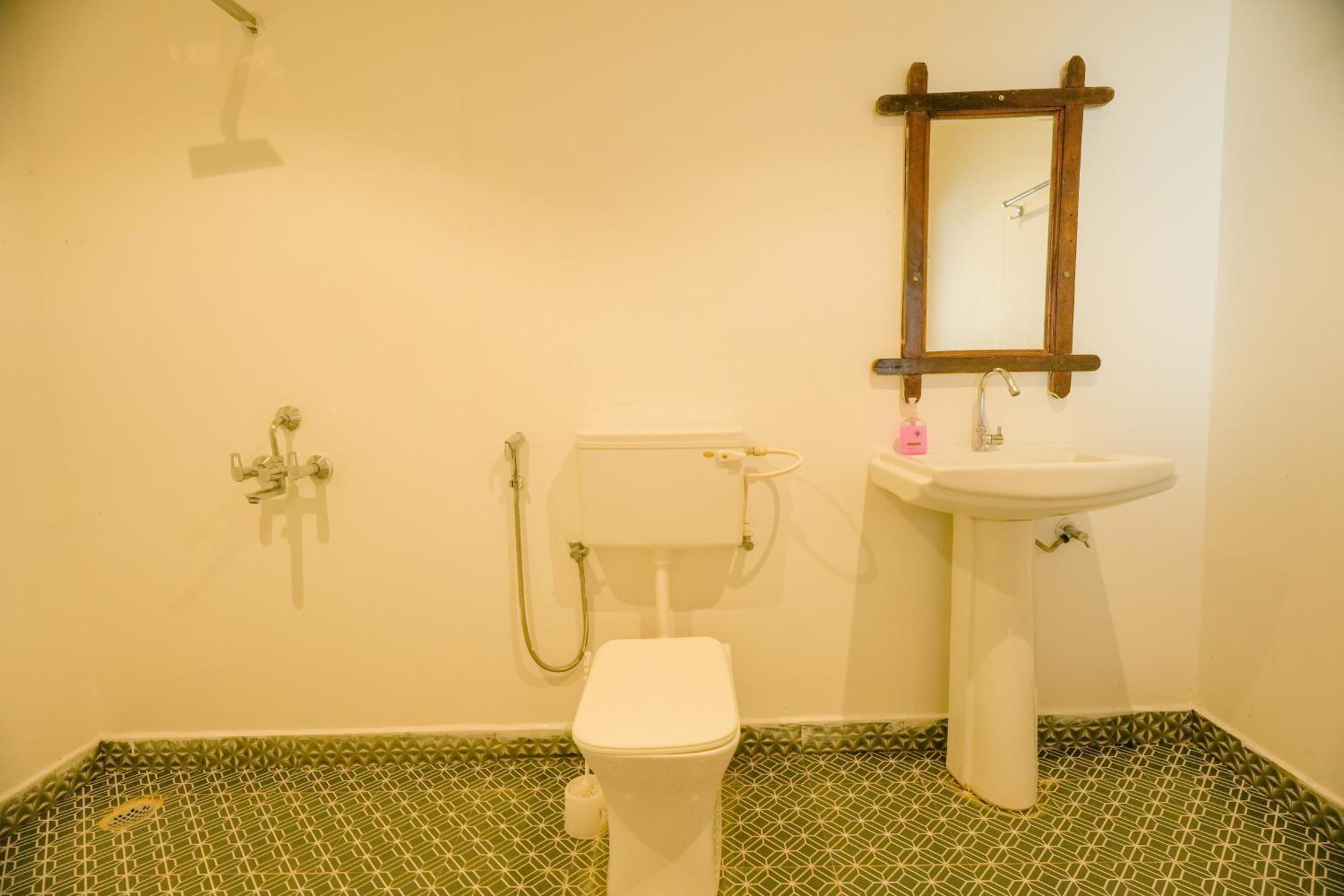 אגונדה Om Sai Beach Resort מראה חיצוני תמונה